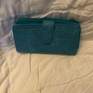Wallet Teal Women’s with lots of pockets and compartments